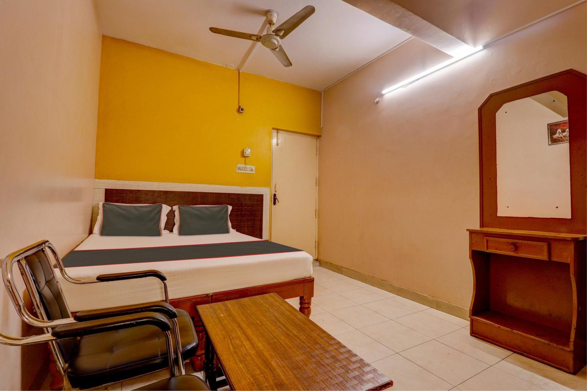Collection O Royal Comfort Bangalore Esterno foto