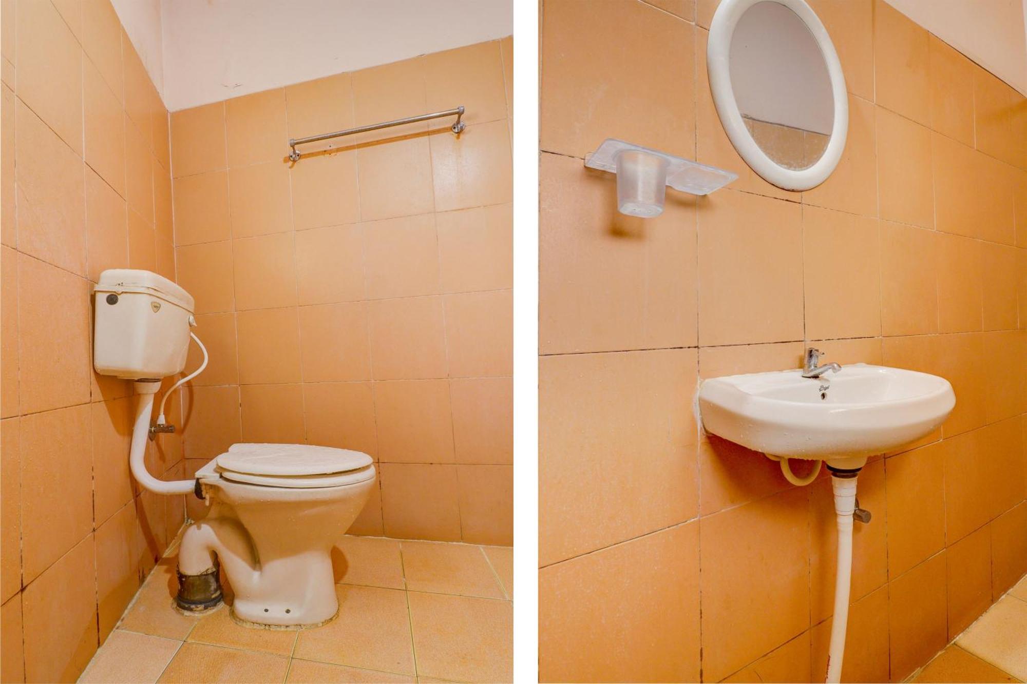Collection O Royal Comfort Bangalore Esterno foto