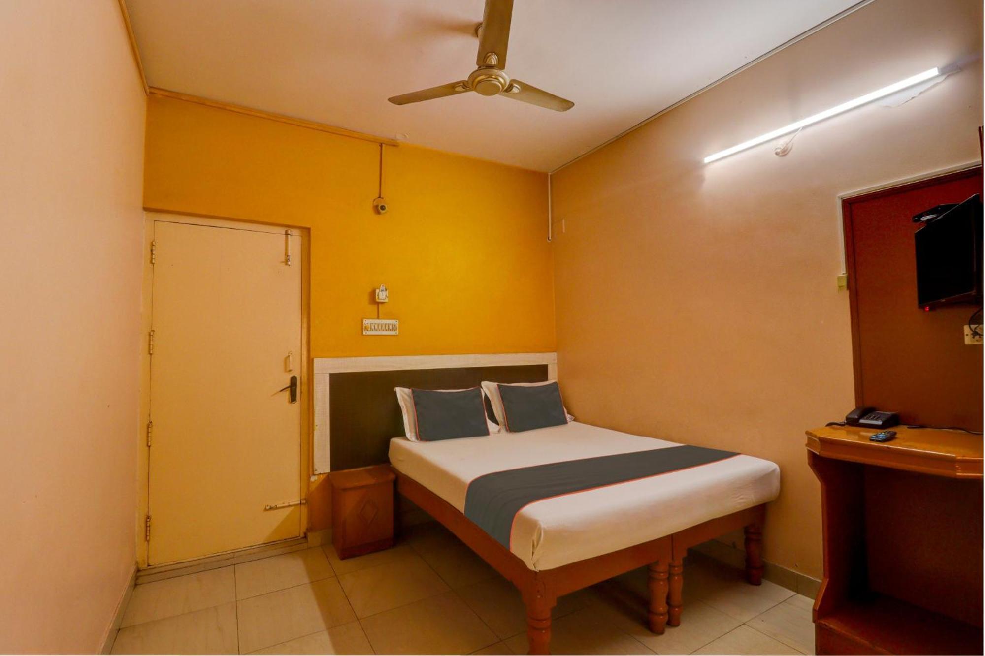 Collection O Royal Comfort Bangalore Esterno foto