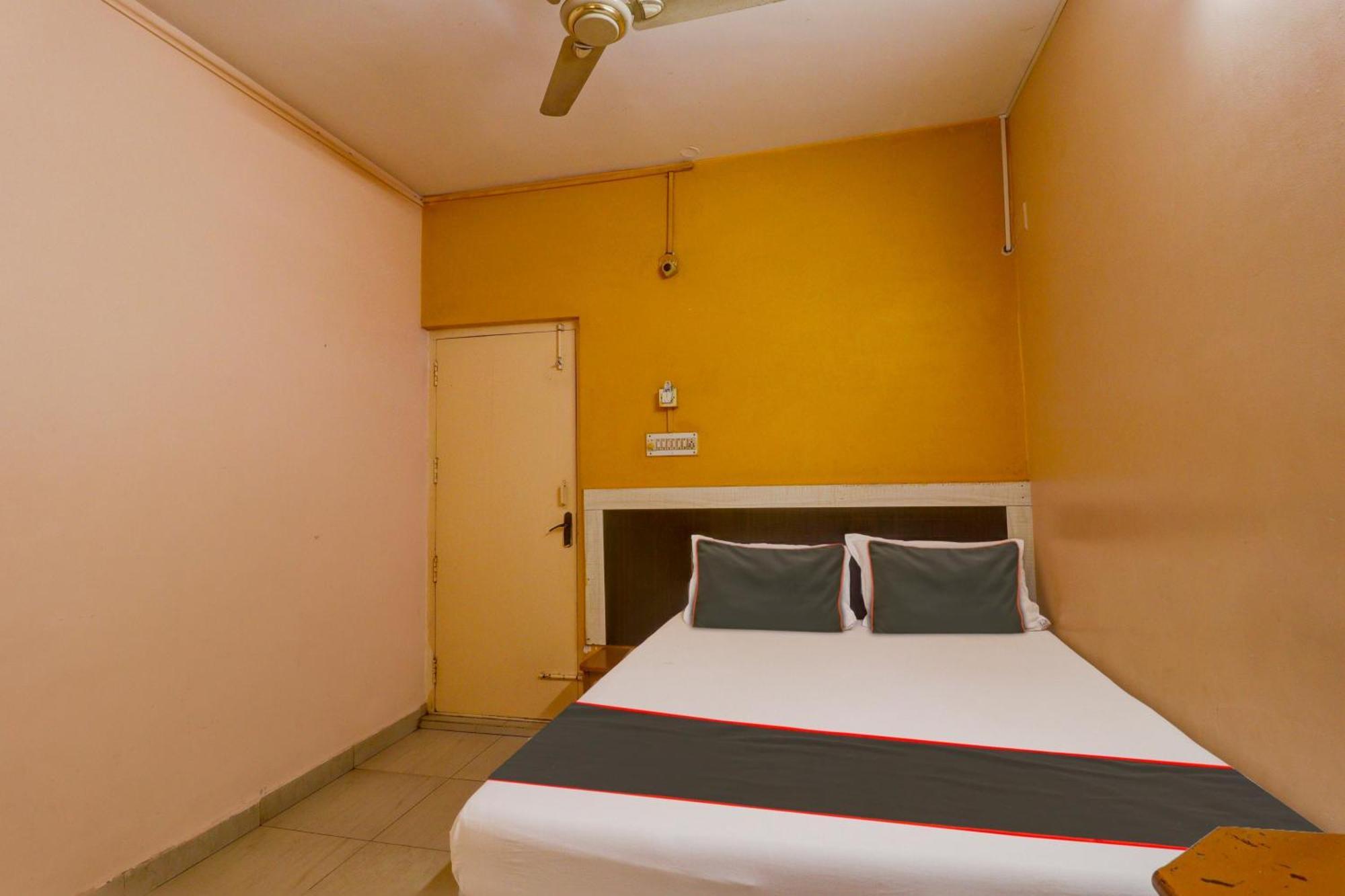 Collection O Royal Comfort Bangalore Esterno foto