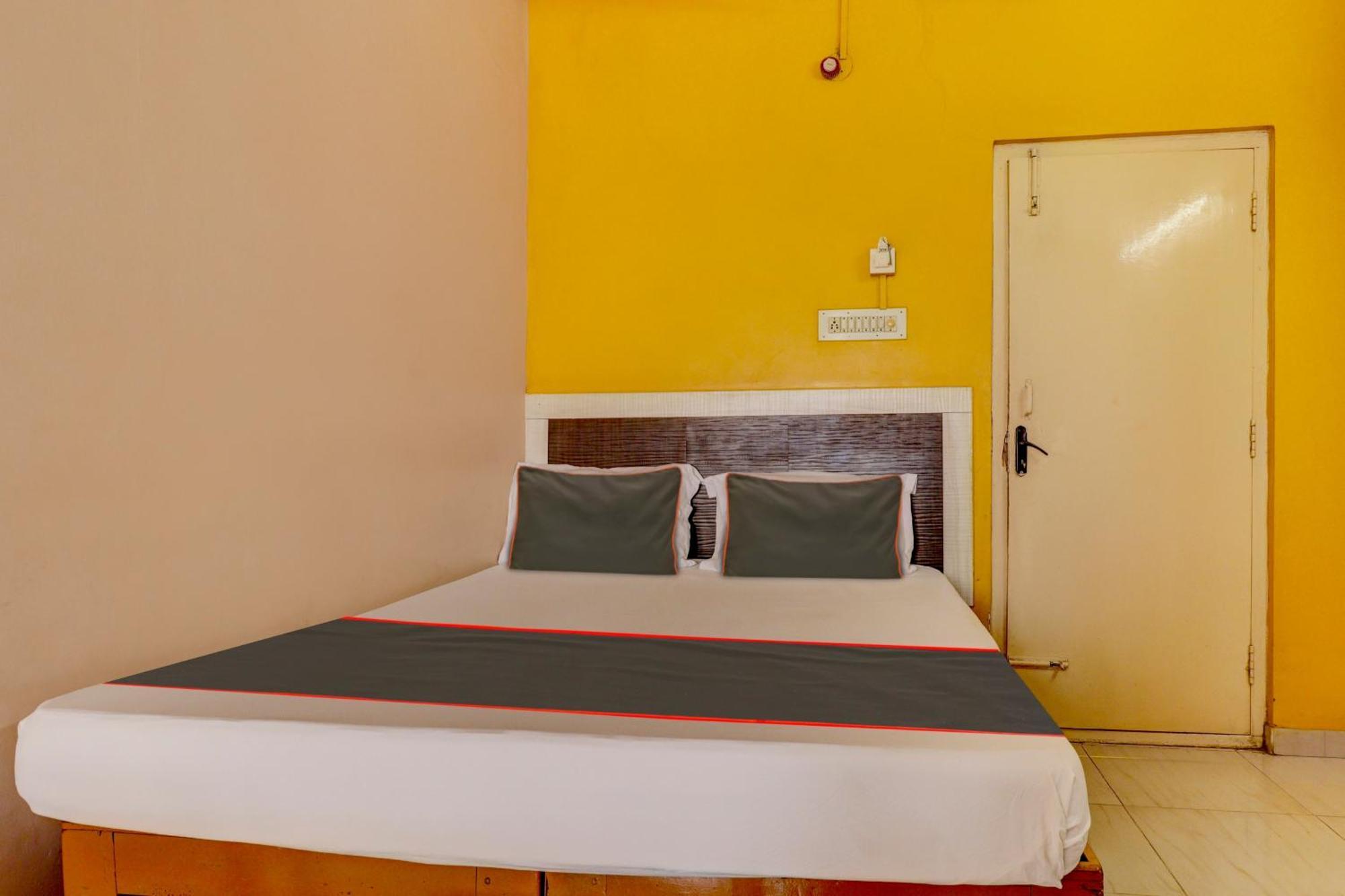 Collection O Royal Comfort Bangalore Esterno foto